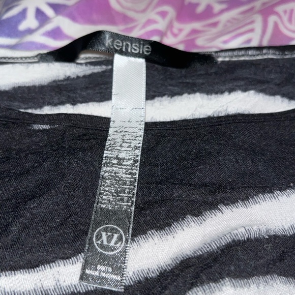 zebra style top - Picture 2 of 2